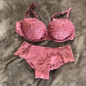 PINK rose colored Bra and Panty set. (36B)(S)